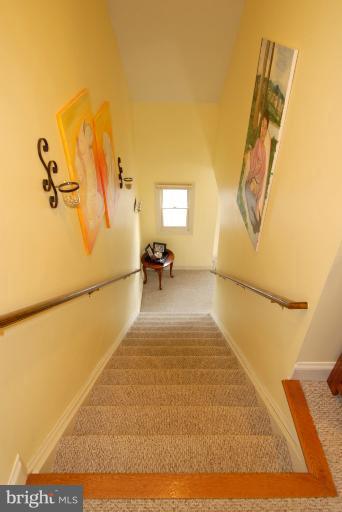 104 Dry Mill Road Southwest, Unit 201 Leesburg, VA 20175 - Photo 4 of 18 Stairway