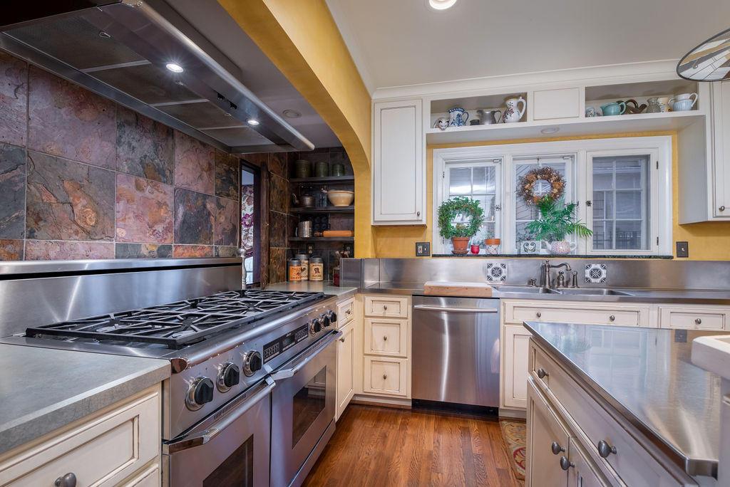 2481 Coventry Road Columbus, OH 43221 - Photo 8 of 42 Gallery Image 8