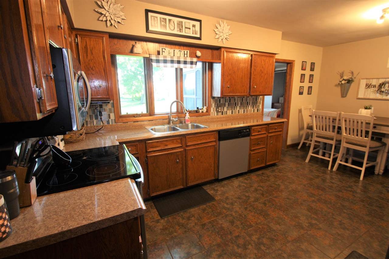 6710 La Porte Road Waterloo, IA 50702 - Photo 4 of 25 Gallery Image 4