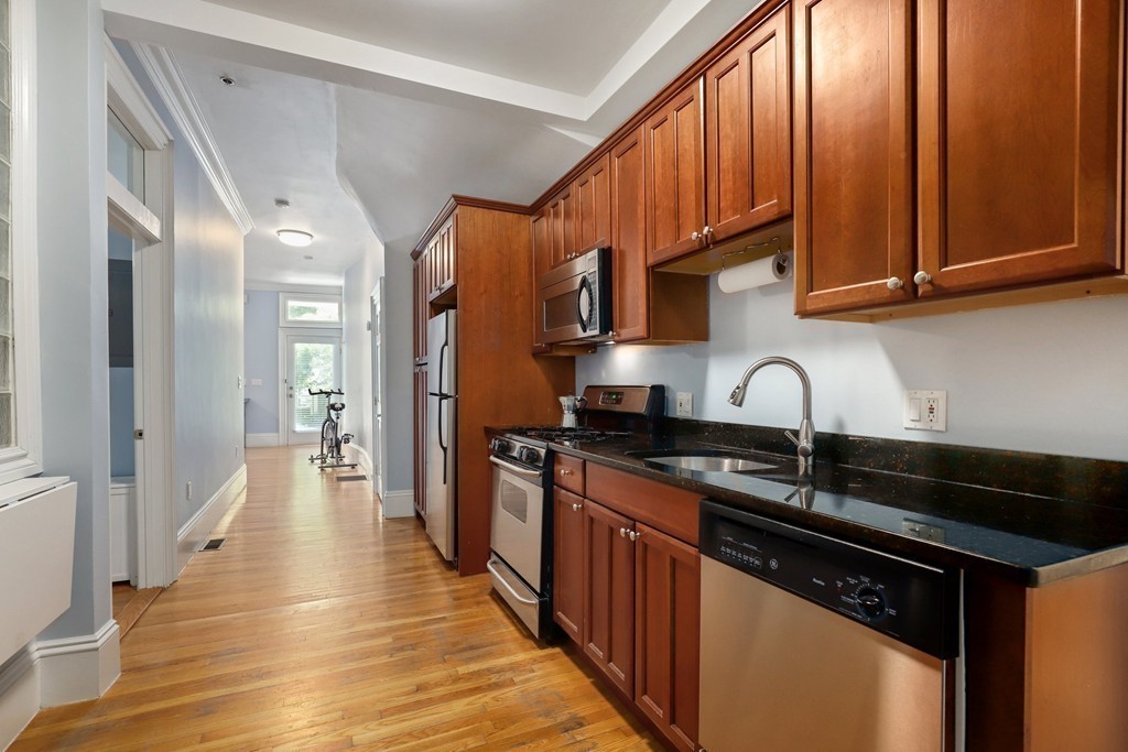 7 Florence Street, Unit 1 Cambridge, MA 02139 - Photo 6 of 18