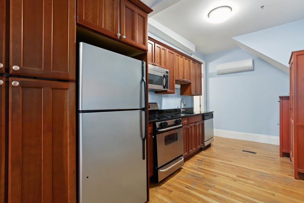 7 Florence Street, Unit 1 Cambridge, MA 02139 - Photo 10 of 18