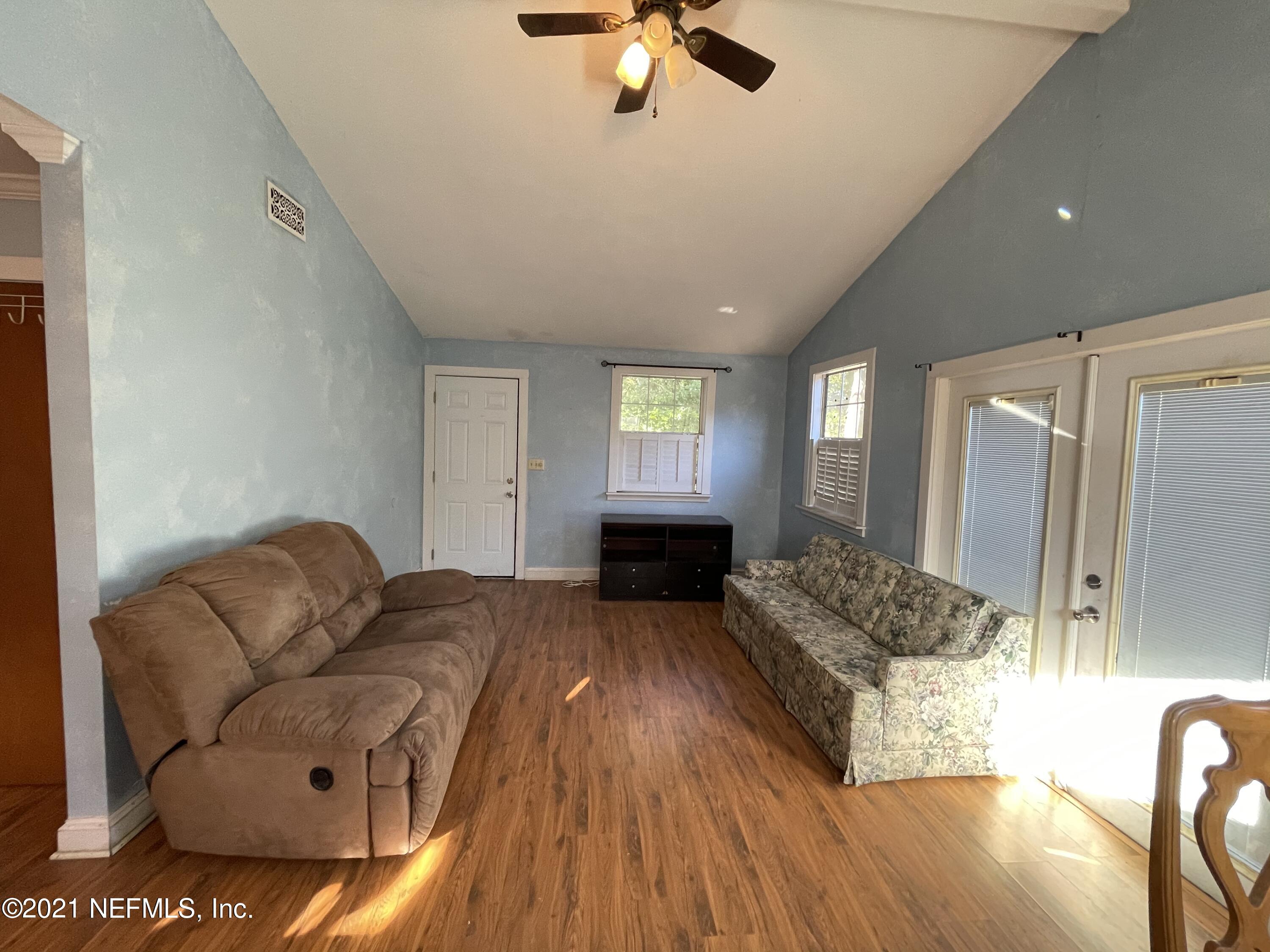 274 Swan Lake Road Melrose, FL 32666 - Photo 5 of 13 1150E39C-9D7D-4C8F-96DD-BABD68F209ED