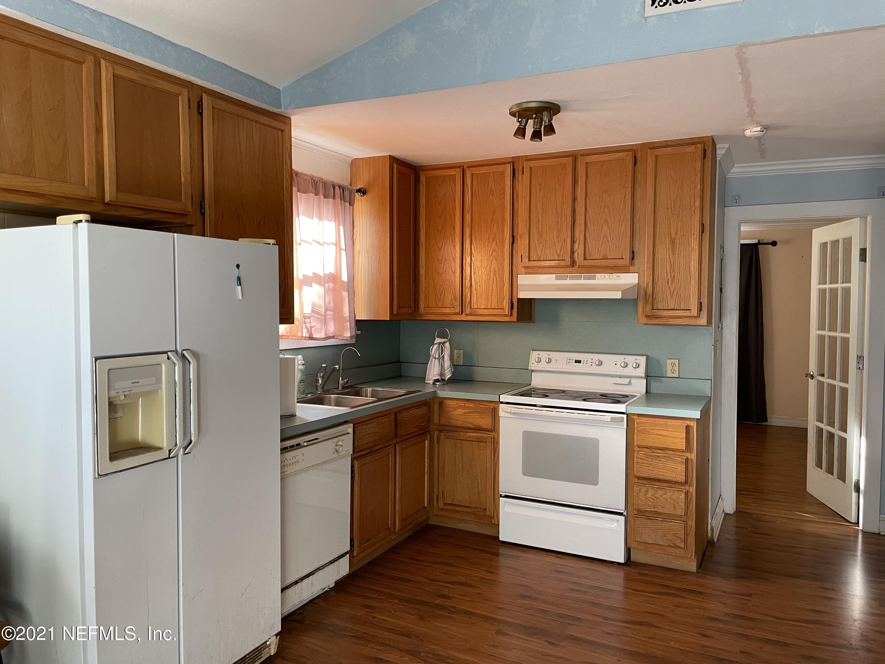 274 Swan Lake Road Melrose, FL 32666 - Photo 6 of 13 A8CC6CF7-2BC8-46F8-8FCD-18031D8FA258
