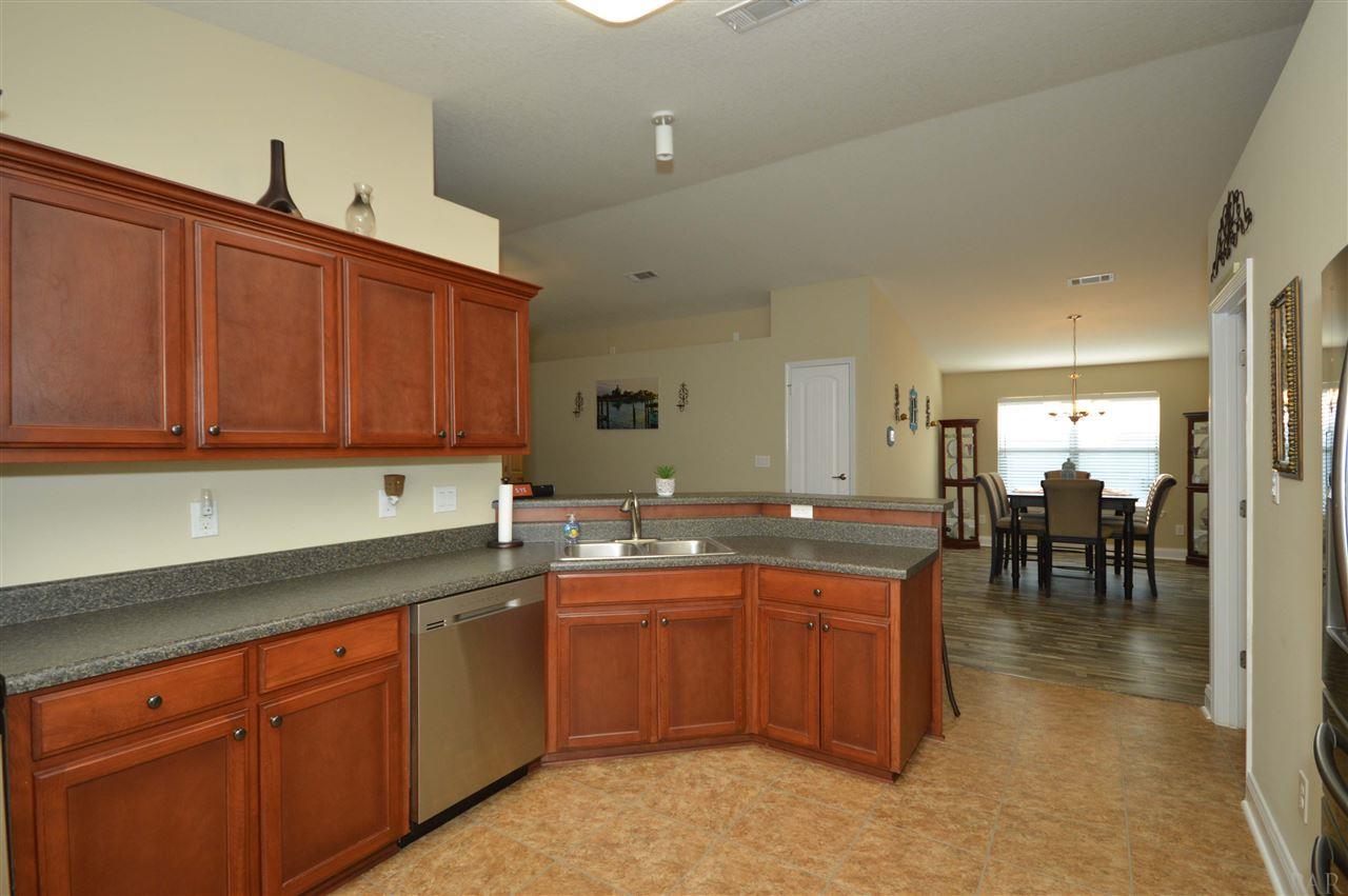 552 Edith Lane Pensacola, FL 32534 - Photo 11 of 36
