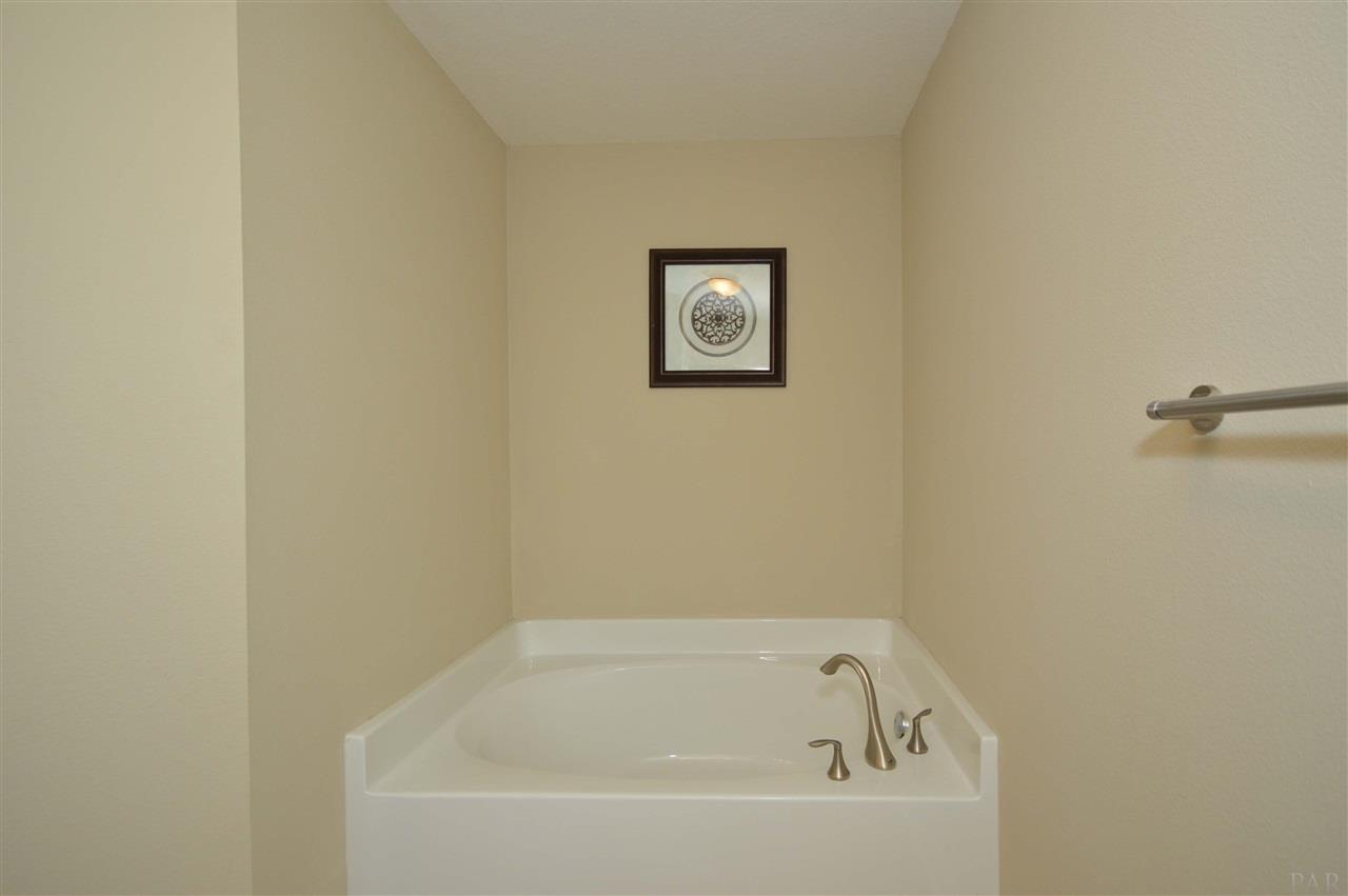 552 Edith Lane Pensacola, FL 32534 - Photo 23 of 36