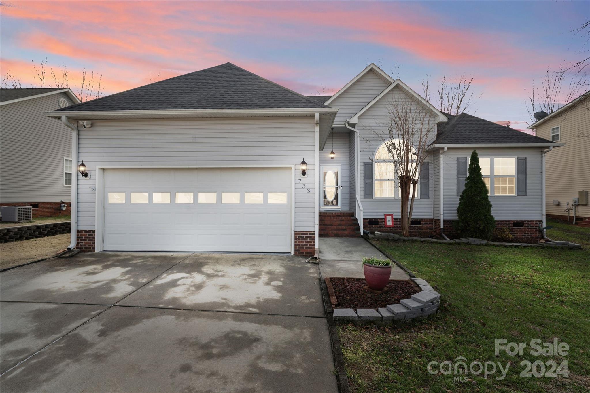 733 Kendall Green Road Fort Mill, SC 29715 - Photo 1 of 32 Gallery Image 1