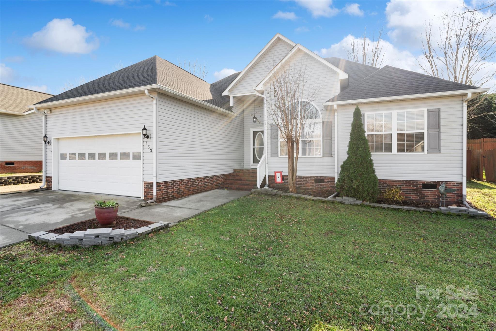 733 Kendall Green Road Fort Mill, SC 29715 - Photo 2 of 32 Gallery Image 2