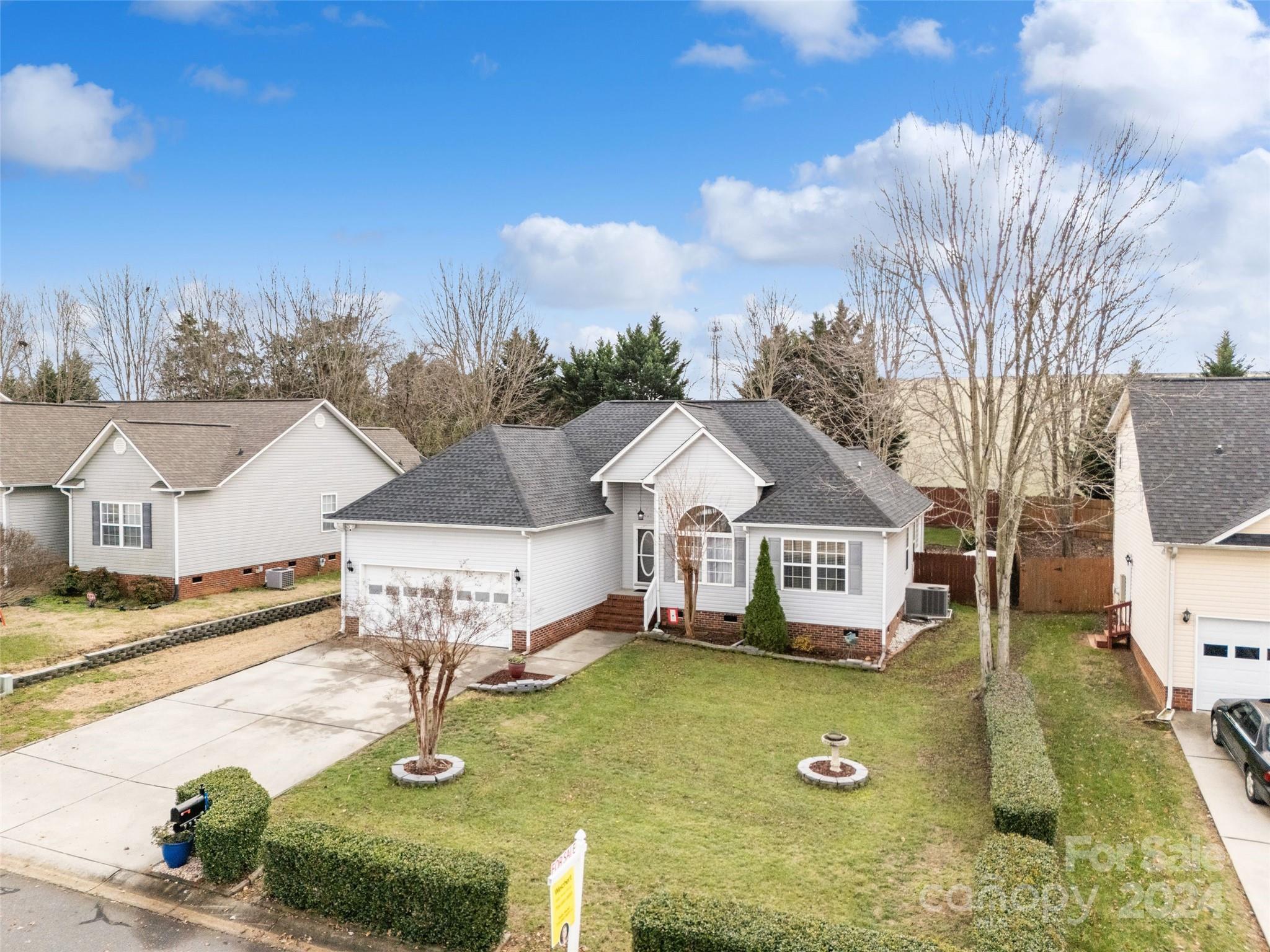 733 Kendall Green Road Fort Mill, SC 29715 - Photo 3 of 32 Gallery Image 3