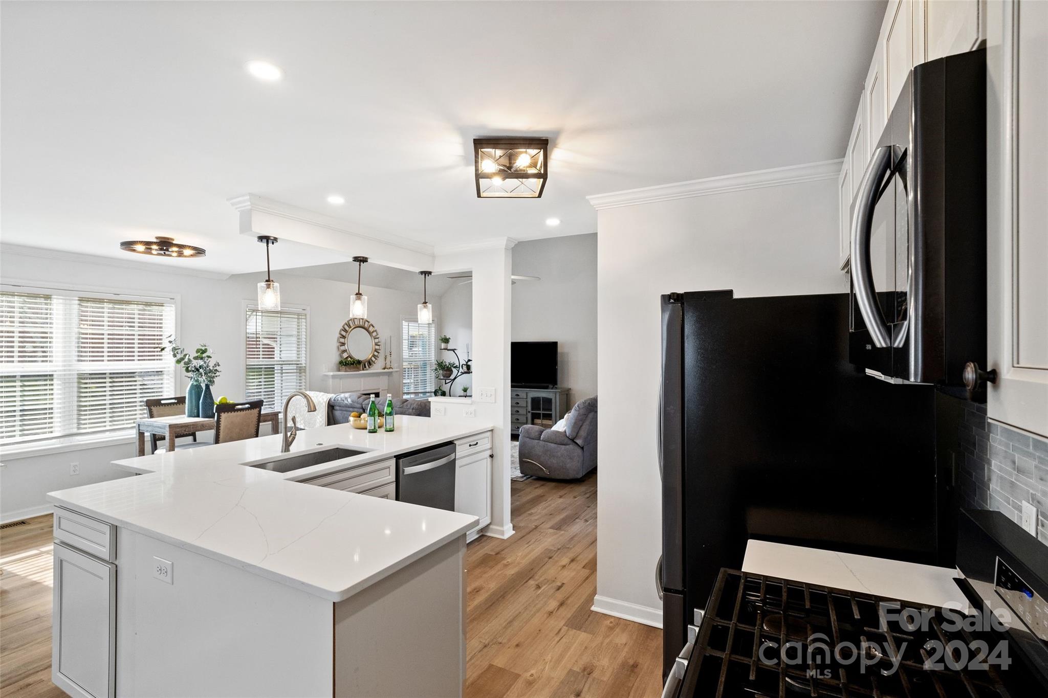 733 Kendall Green Road Fort Mill, SC 29715 - Photo 5 of 32 Gallery Image 5