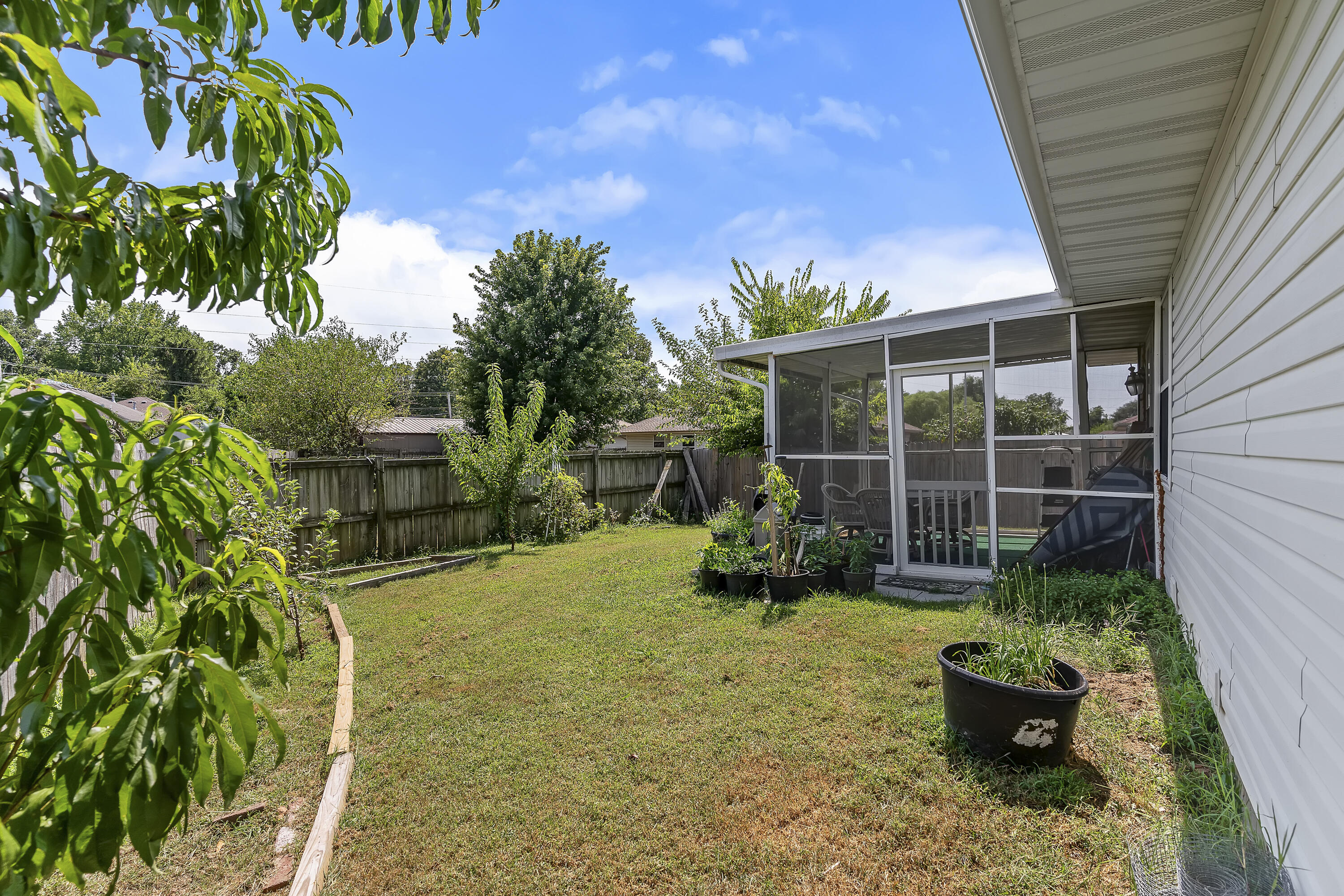 3208 West Scott Street Springfield, MO 65803 - Photo 29 of 33 3208 W Scott-31