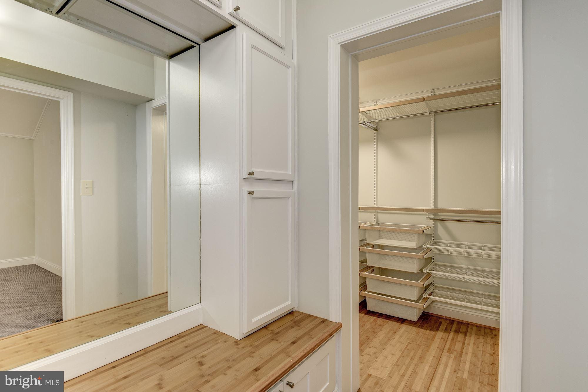 7729 Schelhorn Road Alexandria, VA 22306 - Photo 15 of 30 Incredible Walk-In Master Closet w/ Elfa System
