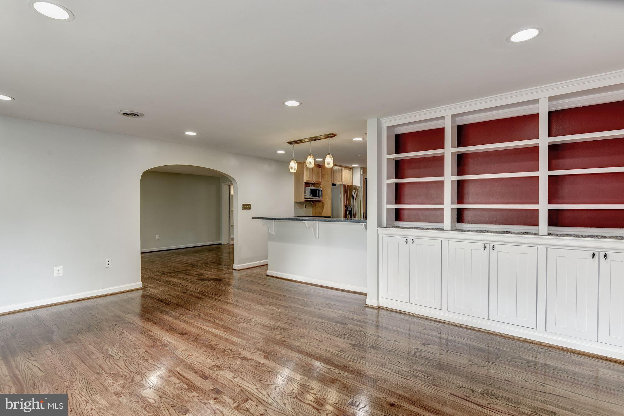 7729 Schelhorn Road Alexandria, VA 22306 - Photo 9 of 30 Bay window and gorgeous built-in's