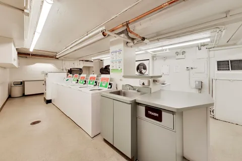 $249,000 | 1 East Scott Street, Unit 1609, Chicago, IL 60610