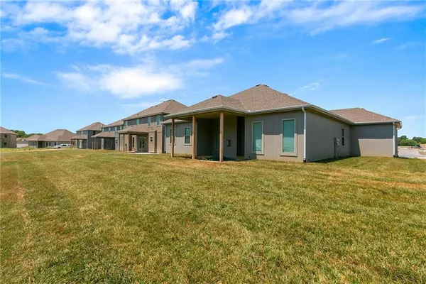 $490,670 | 9427 North Belton Avenue, Kansas City, MO 64154