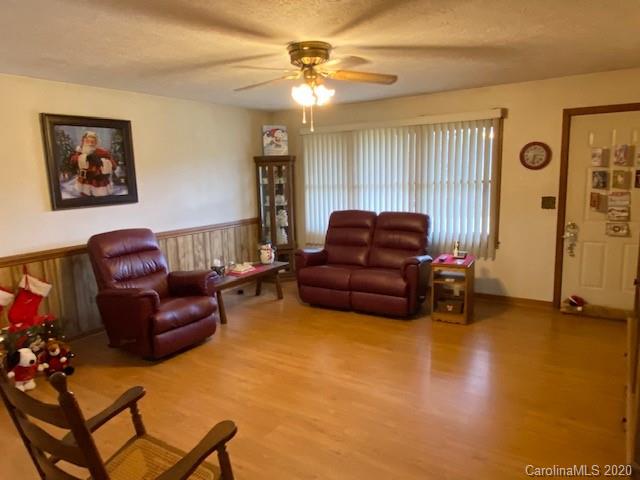 859 Summer Road Hendersonville, NC 28792 - Photo 11 of 32 Gallery Image 11
