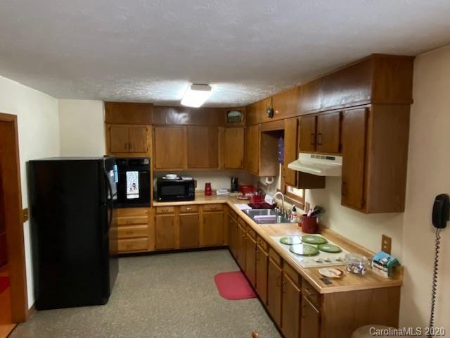 859 Summer Road Hendersonville, NC 28792 - Photo 15 of 32 Gallery Image 15