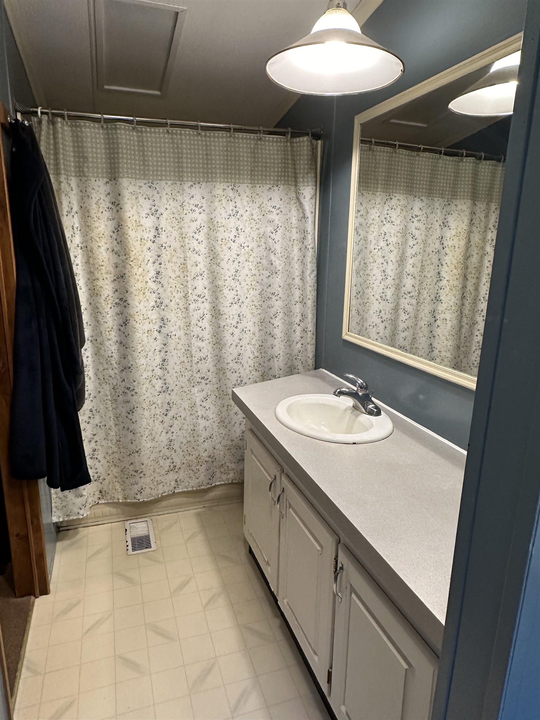 1474 Highway 5 Putney, VT 05346 - Photo 10 of 19