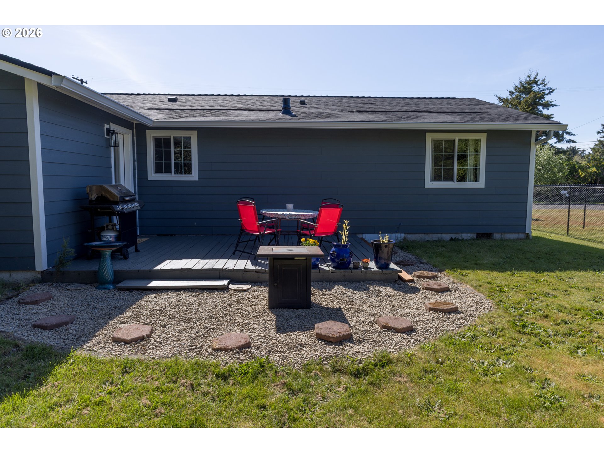 420 Juniper Street Florence, OR 97439 - Photo 28 of 34 a view of outdoor space and porch