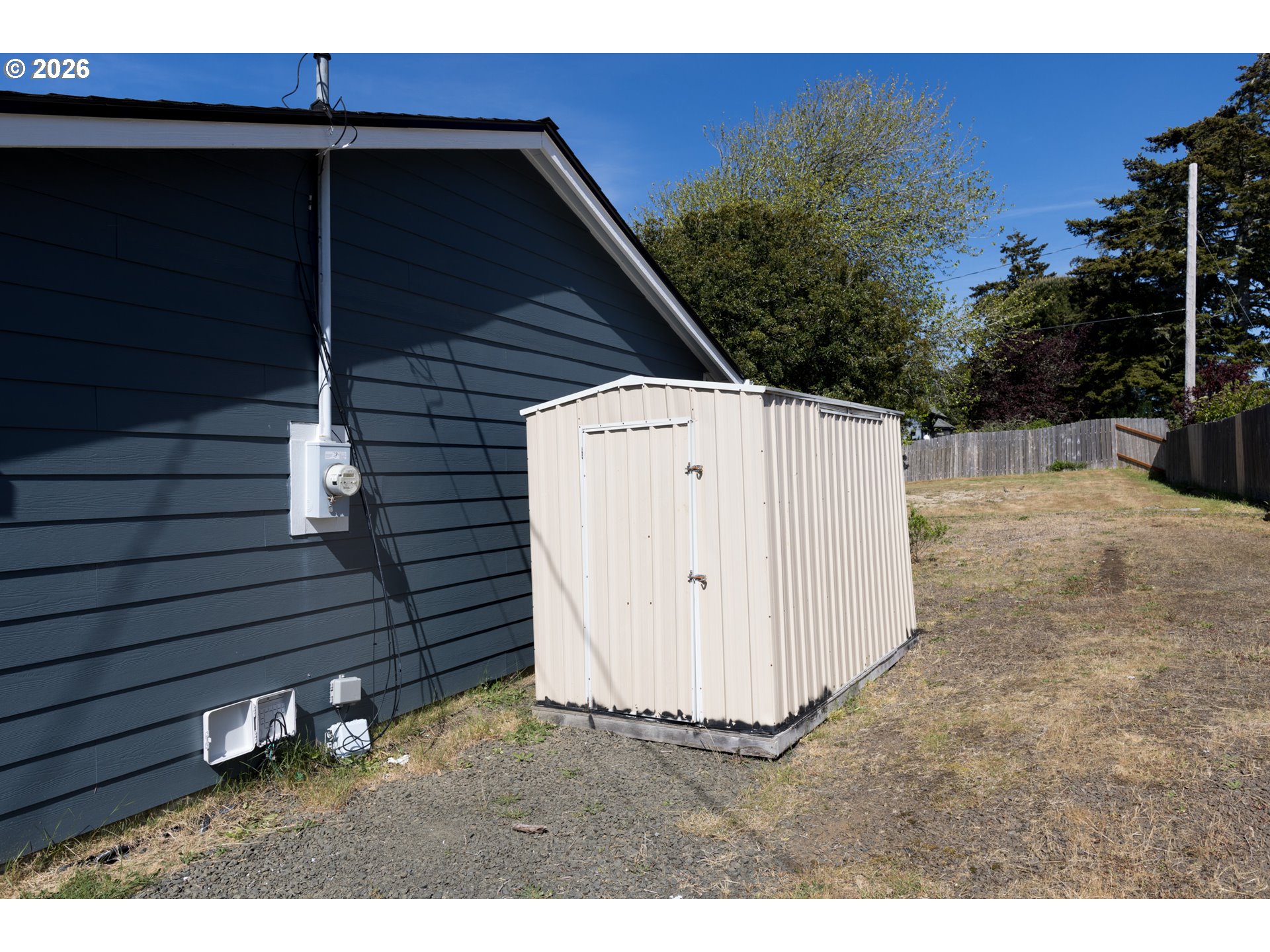 420 Juniper Street Florence, OR 97439 - Photo 33 of 34 a view of a backyard
