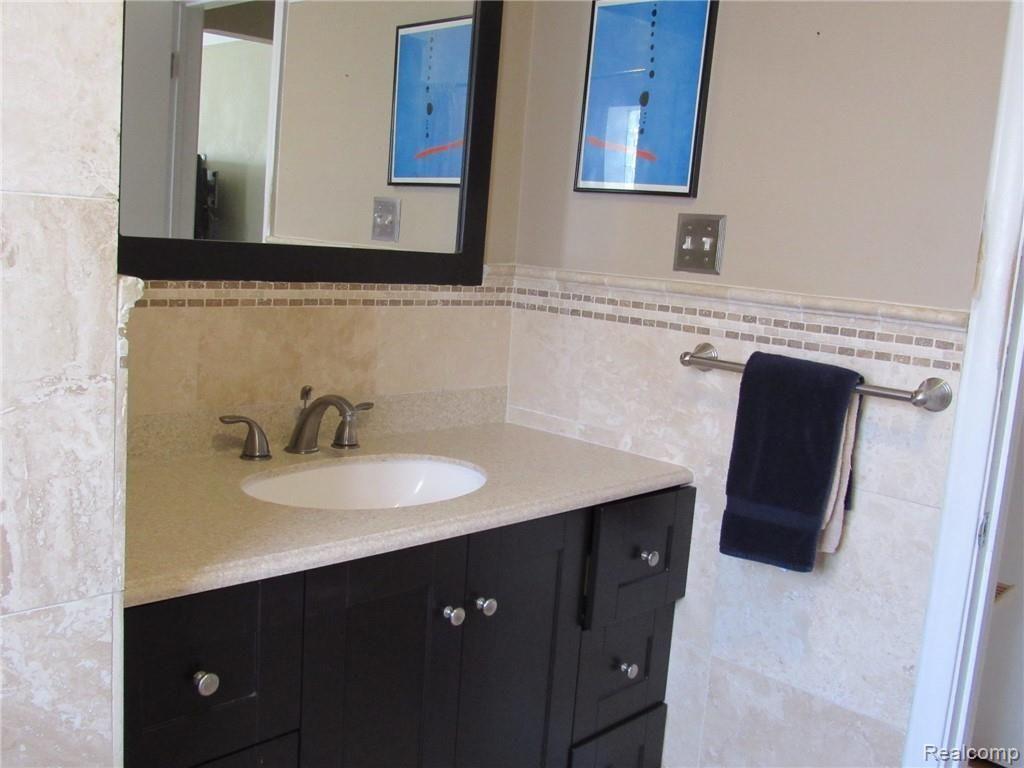 2928 Harvard Road Berkley, MI 48072 - Photo 14 of 21 Nice!