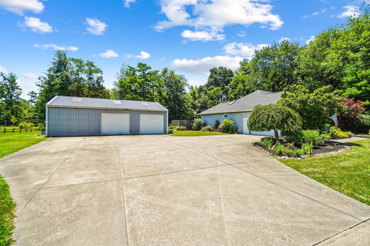 6667 Middleboro Road Blanchester, OH 45107 - Photo 2 of 28 Gallery Image 2