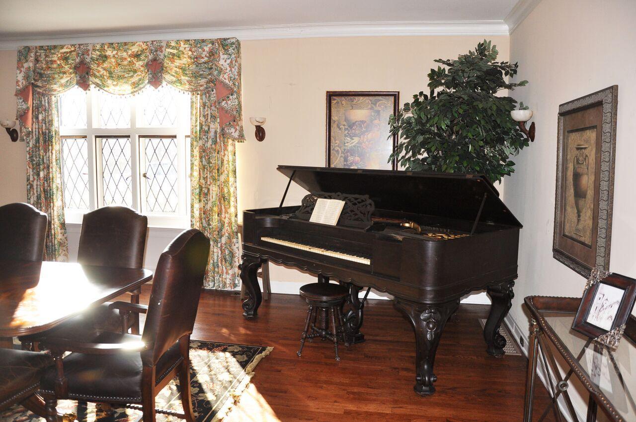 905 Cambridge Road Coshocton, OH 43812 - Photo 4 of 55