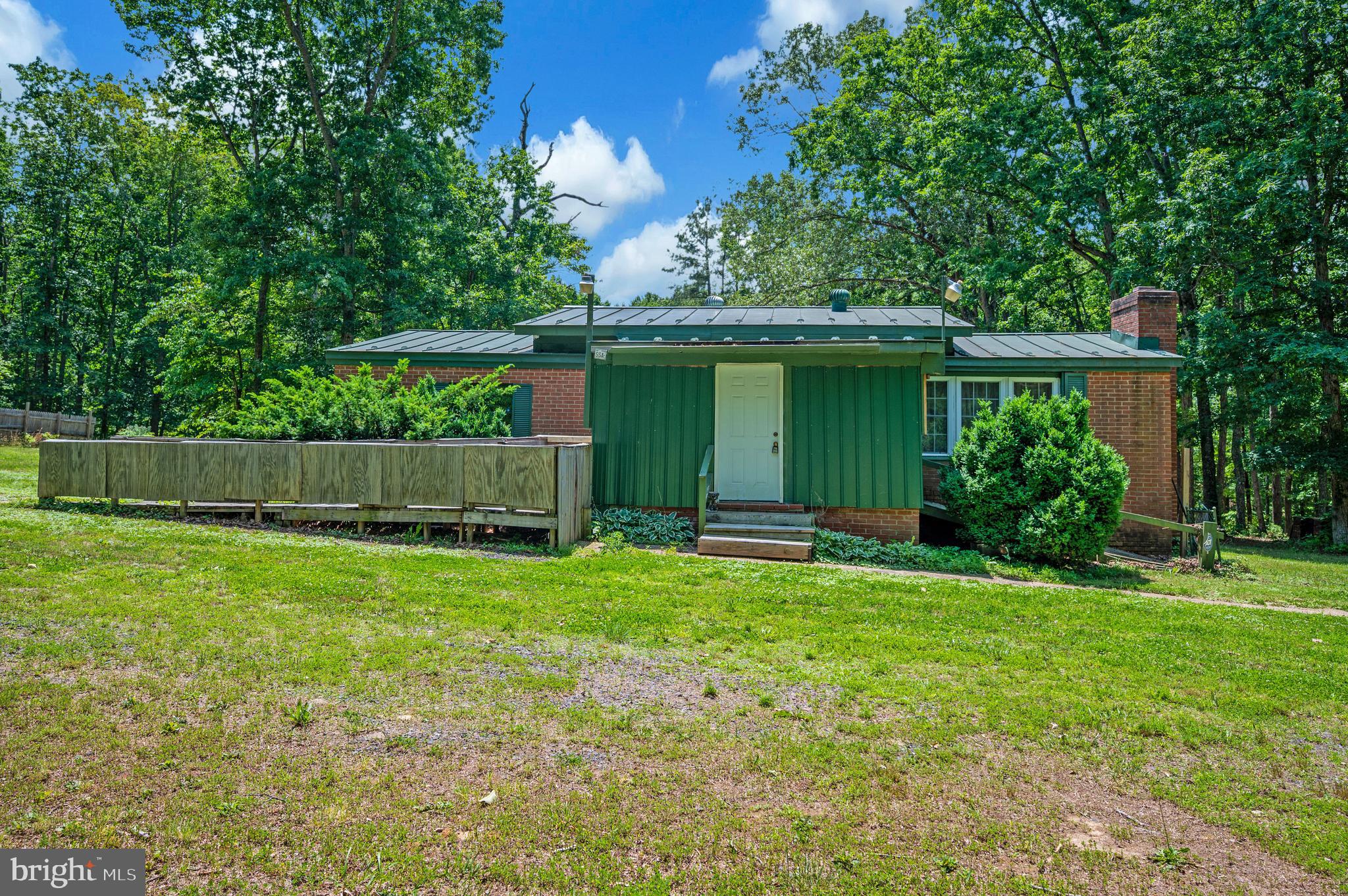 Welcome to 33080 Jackson Loop!