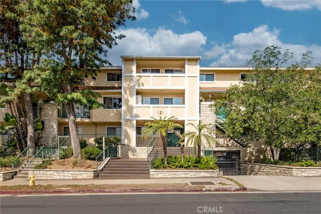 $3,100 | 121 Sinclair Avenue, Unit 206, Glendale, CA 91206