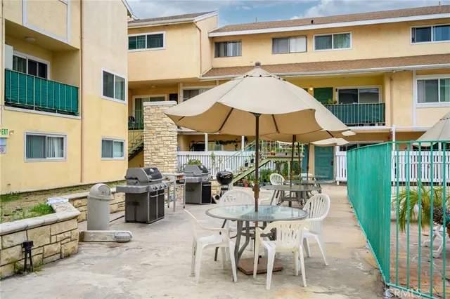 $3,100 | 121 Sinclair Avenue, Unit 206, Glendale, CA 91206