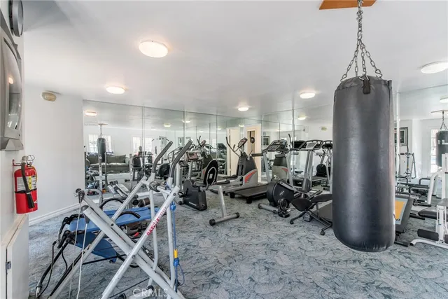 $3,100 | 121 Sinclair Avenue, Unit 206, Glendale, CA 91206