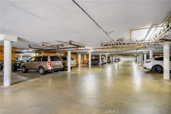 $3,100 | 121 Sinclair Avenue, Unit 206, Glendale, CA 91206