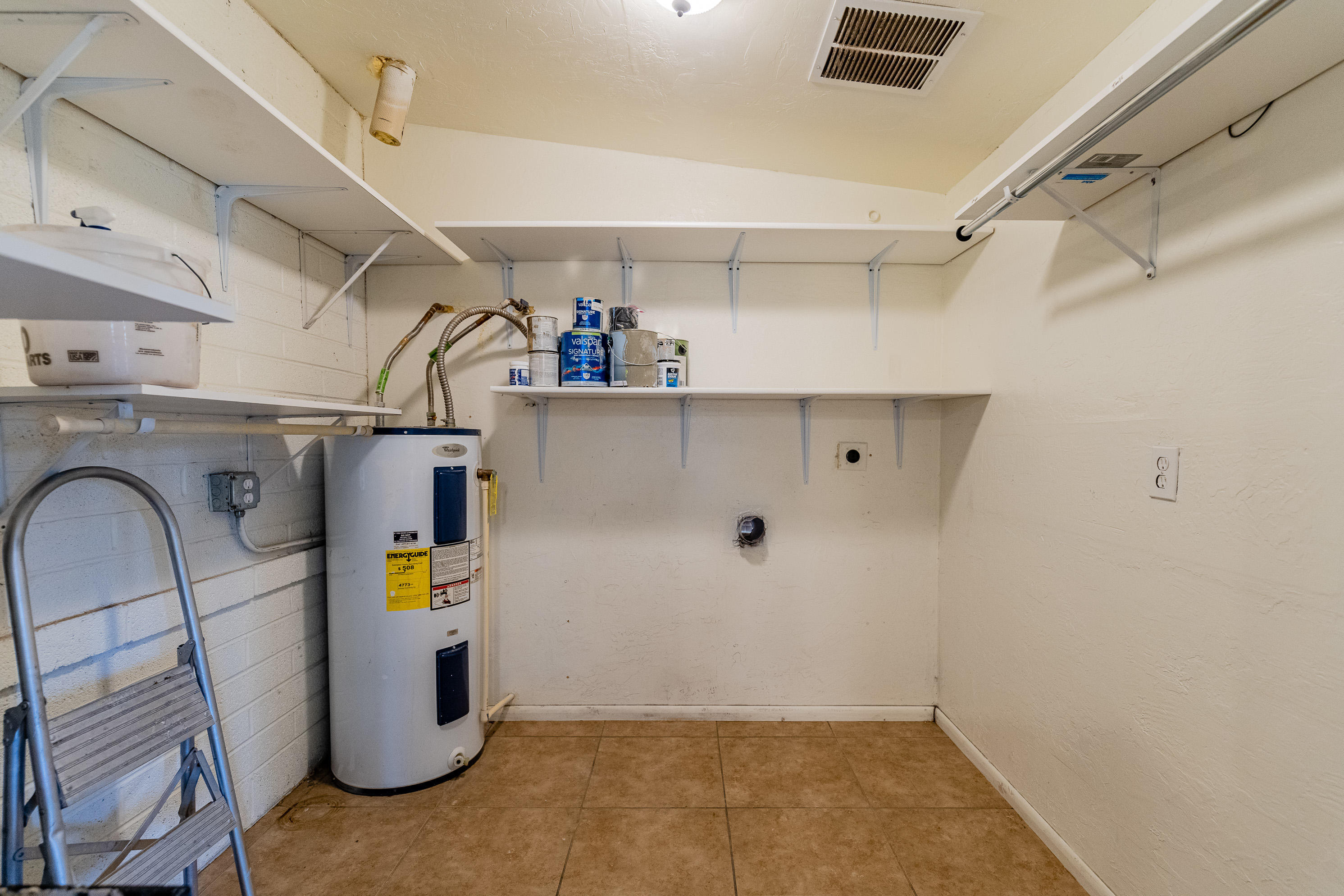 3036 West Cactus Road Phoenix, AZ 85029 - Photo 19 of 20 Laundry Room