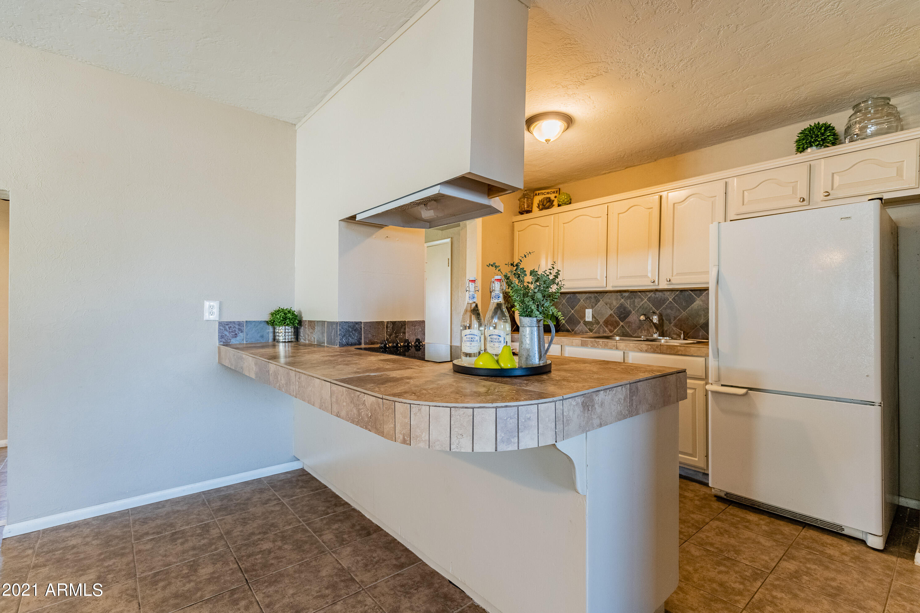 3036 West Cactus Road Phoenix, AZ 85029 - Photo 6 of 20 Kitchen2