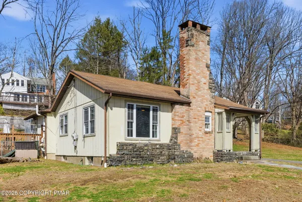 $2,200 | 138 Maple Avenue, East Stroudsburg, PA 18301