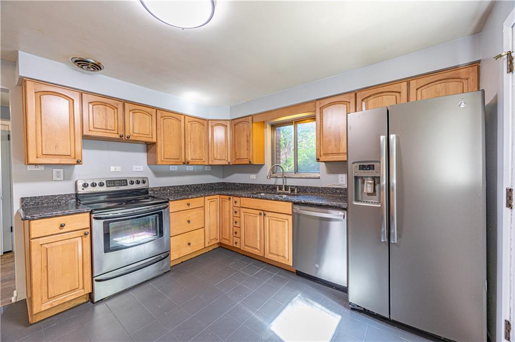 118 Washington Road Pittsburgh, PA 15221 - Photo 8 of 29