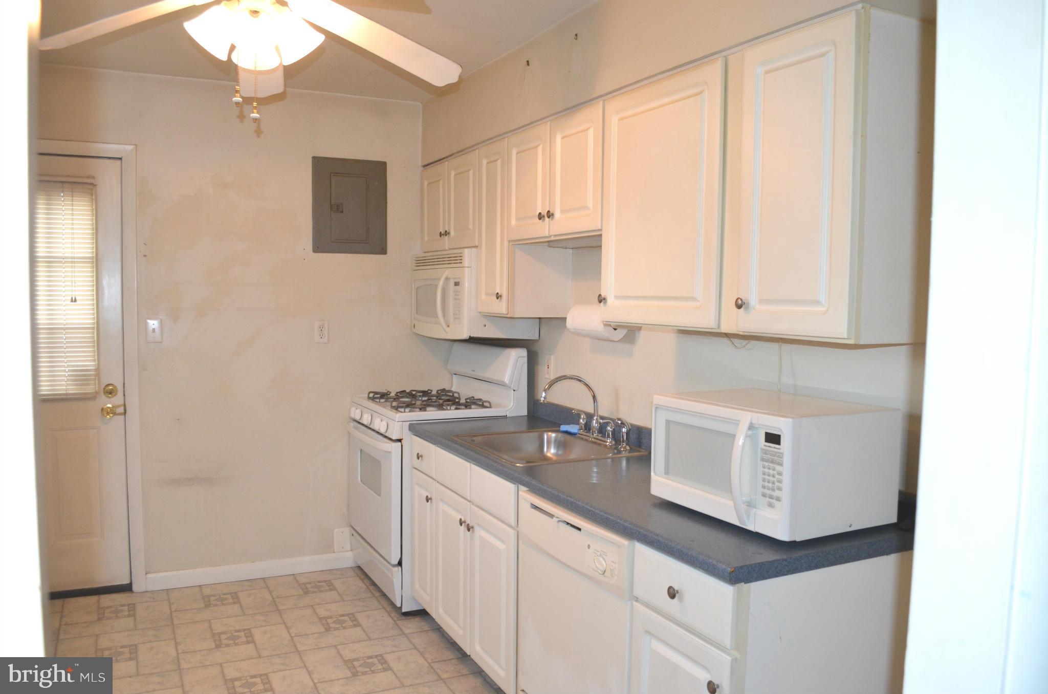 314 Old Post Road Aberdeen, MD 21001 - Photo 3 of 15 Kitchen