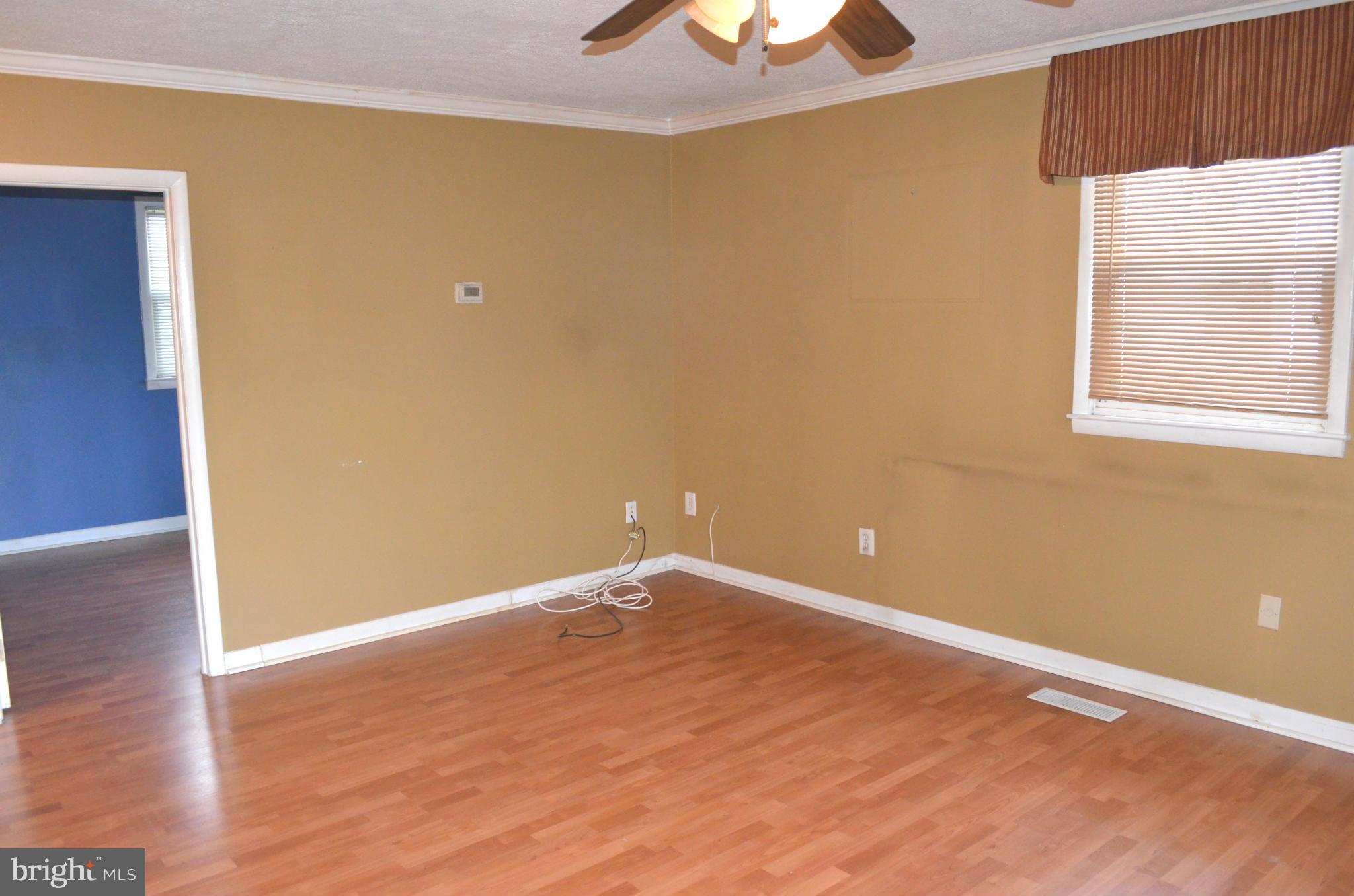 314 Old Post Road Aberdeen, MD 21001 - Photo 5 of 15 Living Room