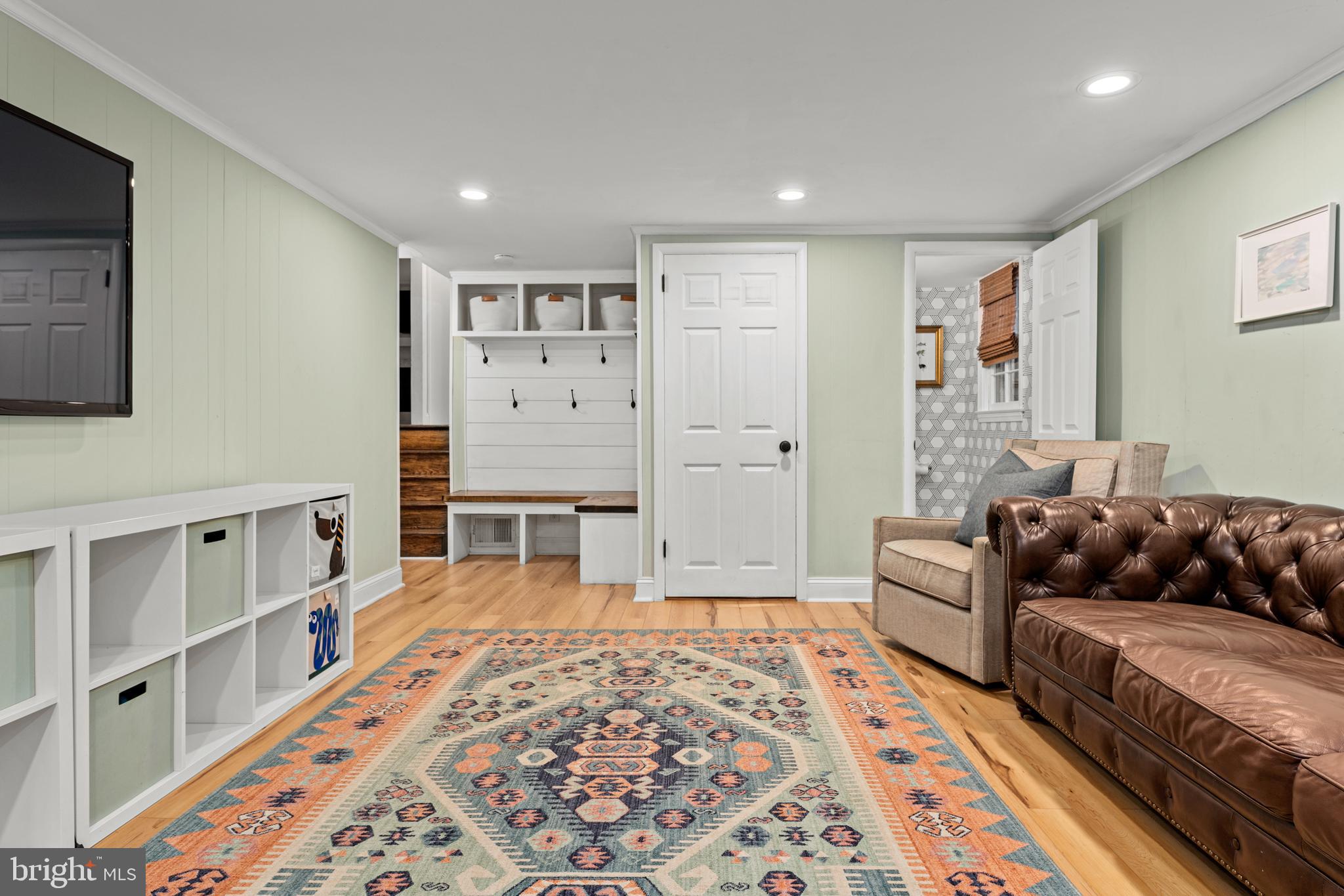 476 Upper Weadley Road Wayne, PA 19087 - Photo 36 of 45 a living room with furniture and a rug