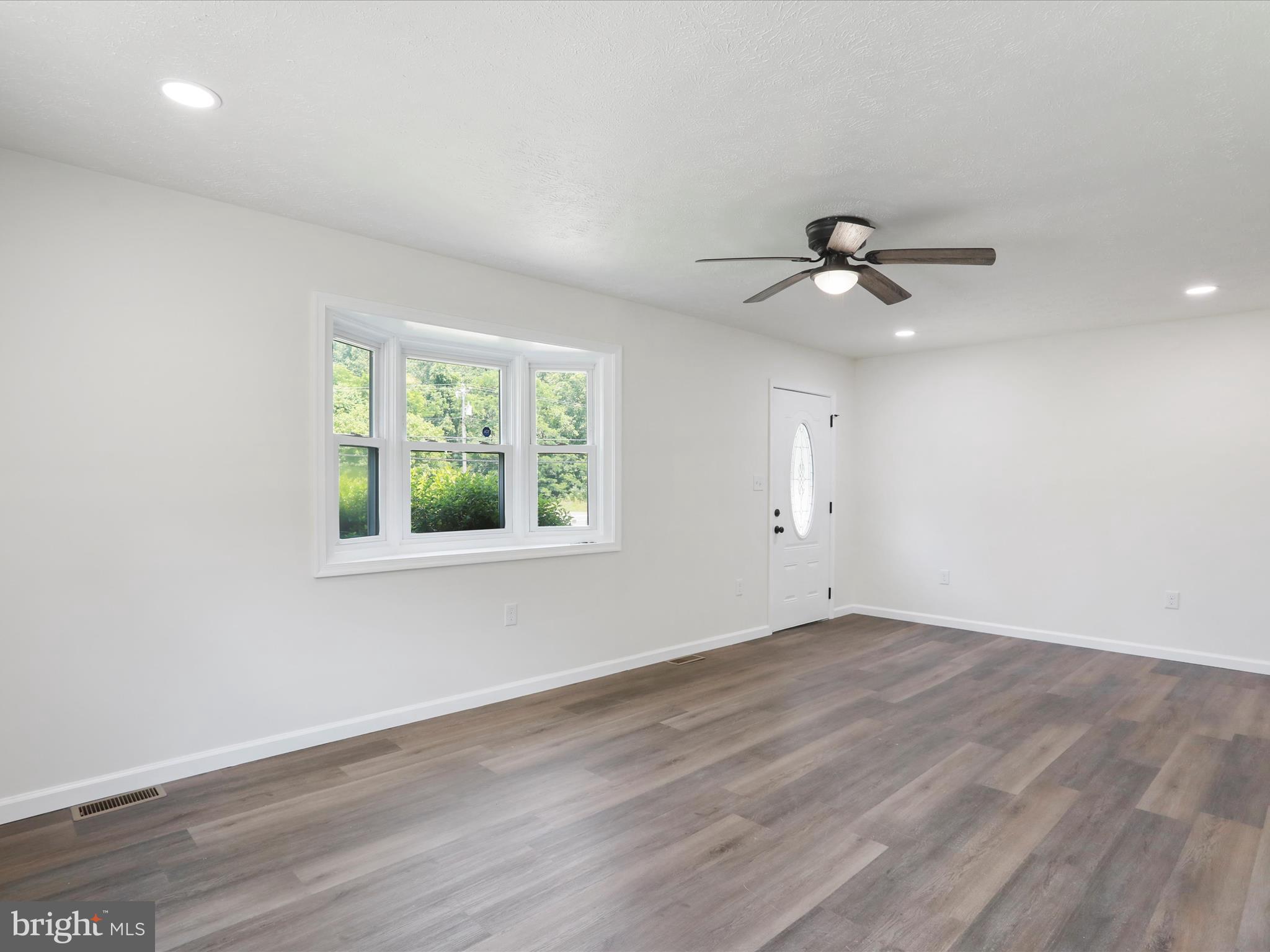 12090 Back Creek Valley Road Hedgesville, WV 25427 - Photo 12 of 33