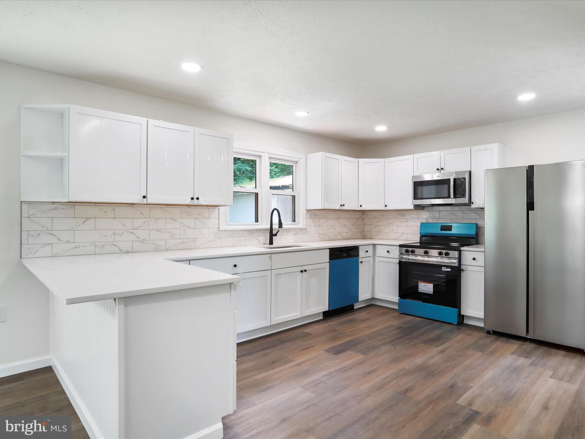 12090 Back Creek Valley Road Hedgesville, WV 25427 - Photo 6 of 33