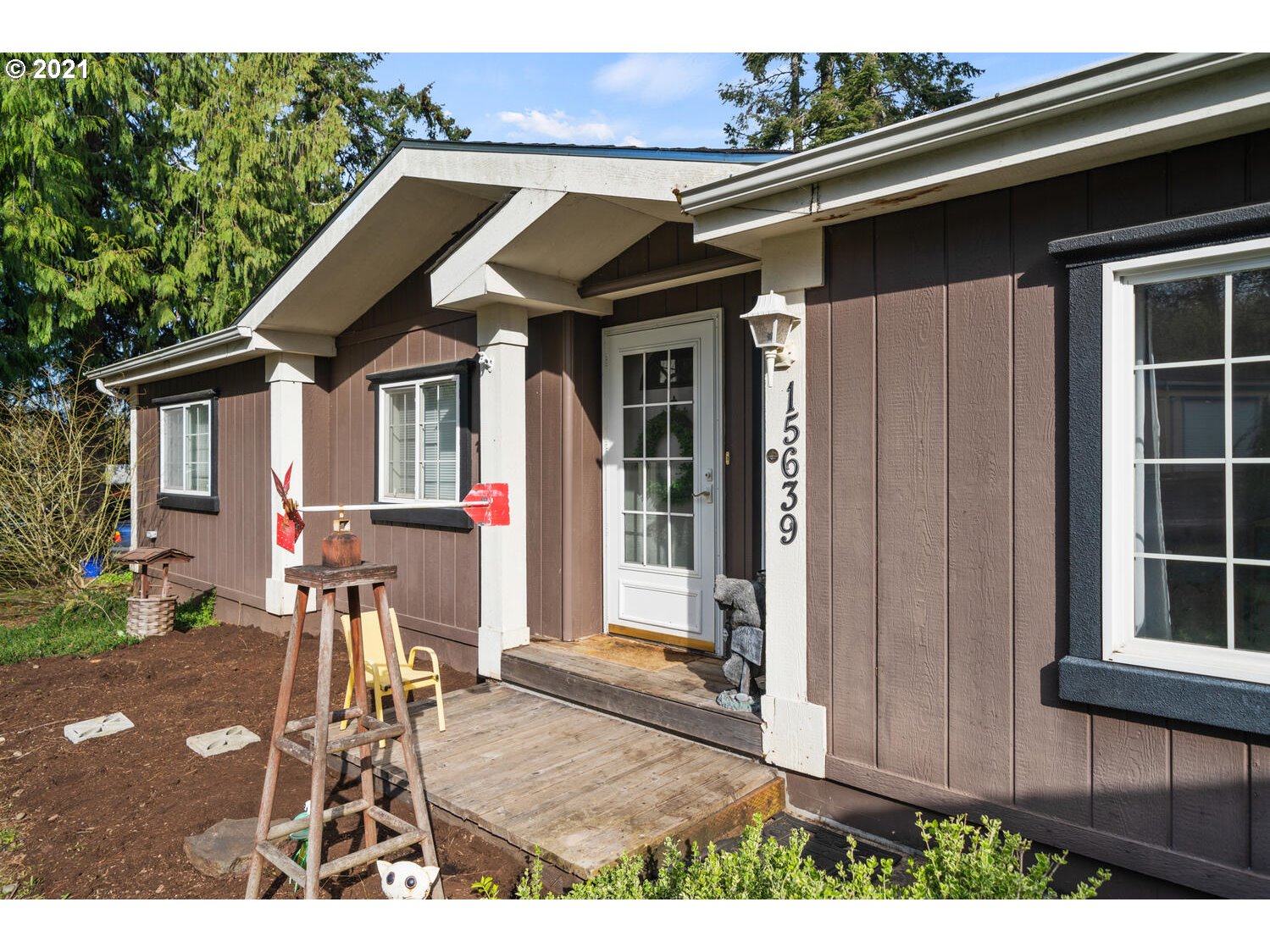 15639 South Fawn View Way Molalla, OR 97038 - Photo 2 of 11 a view of outdoor space yard and porch