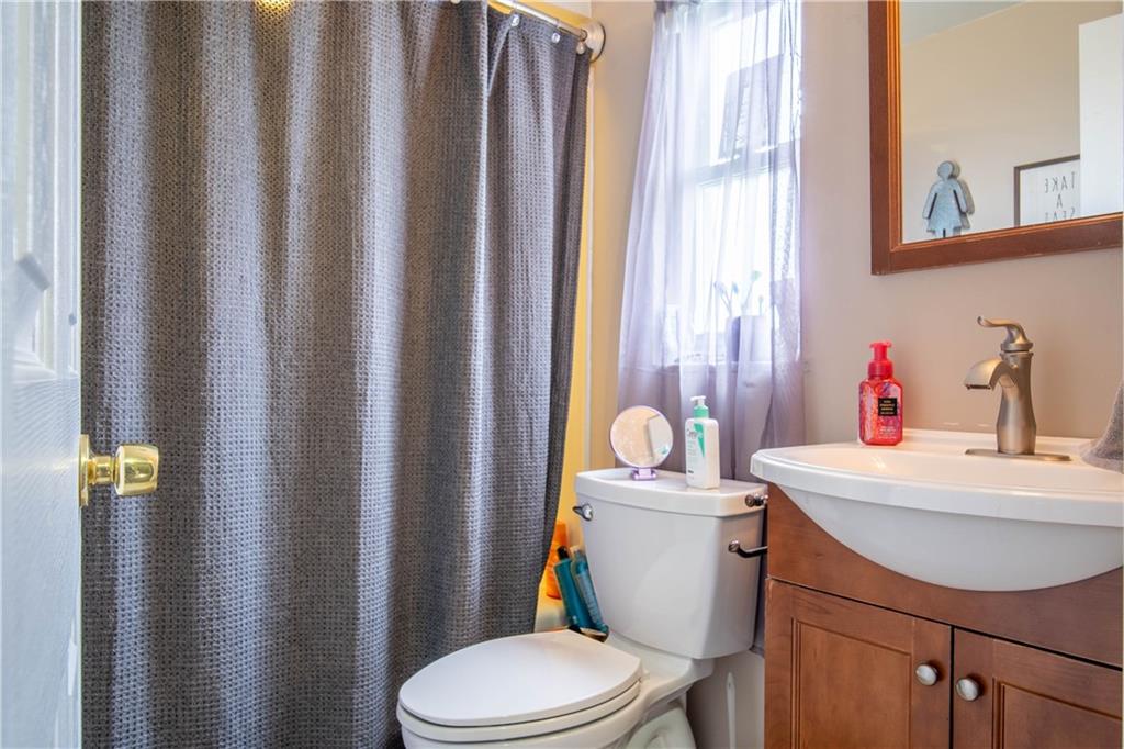 164-166 Lindsay Road Carnegie, PA 15106 - Photo 13 of 31 Bathroom
