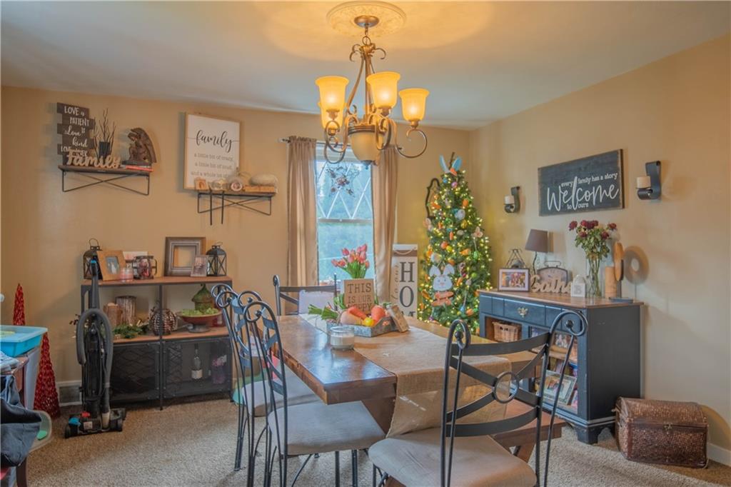 164-166 Lindsay Road Carnegie, PA 15106 - Photo 4 of 31 Dining Room