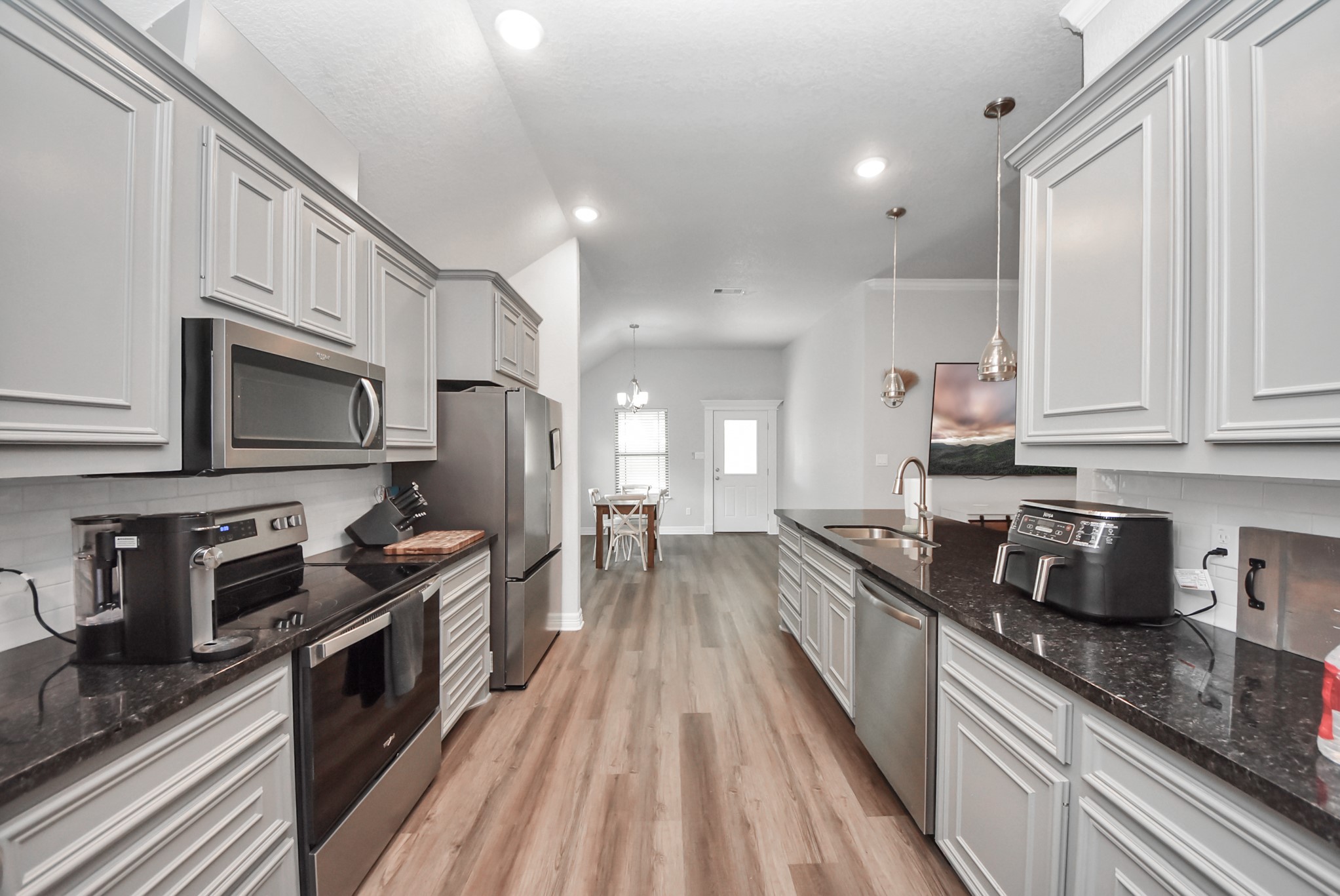 1023 South Anderson Street Angleton, TX 77515 - Photo 11 of 24 Kitchen
