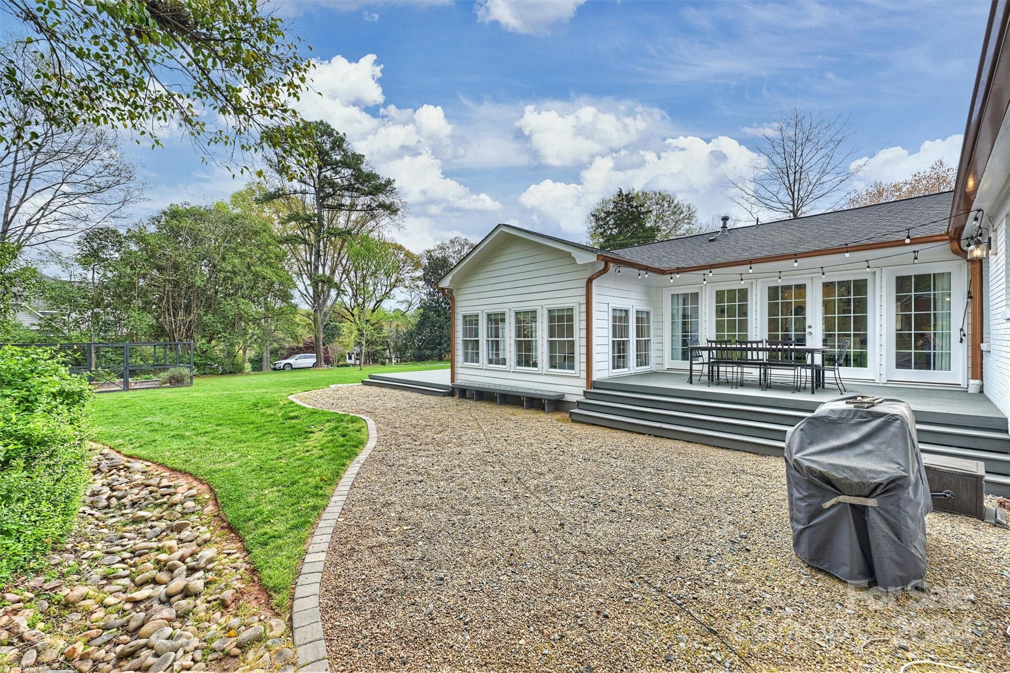 101 Sardis View Road Charlotte, NC 28211 - Photo 36 of 43 a front view of a house with garden