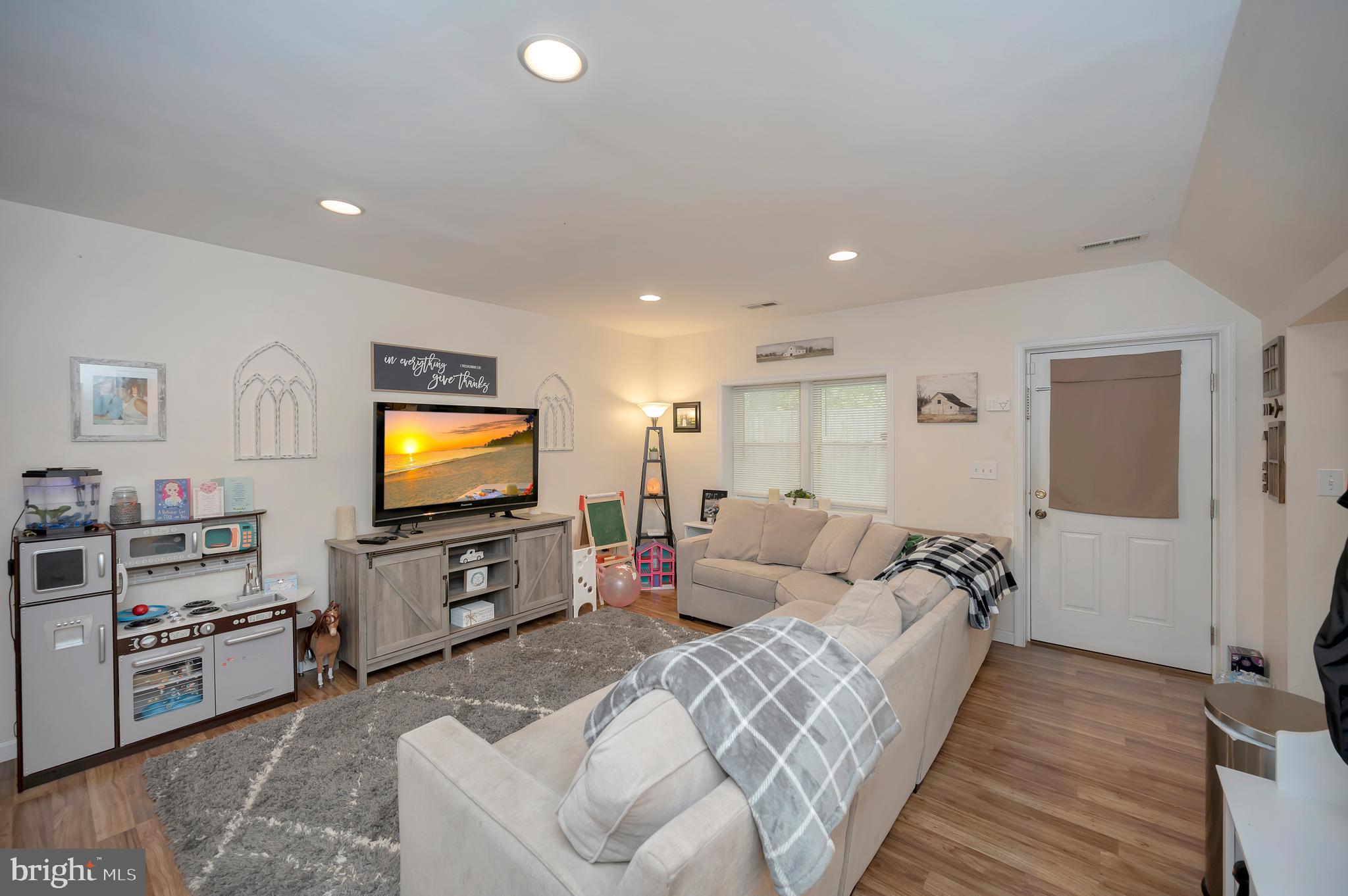 208 Telegraph Road Stafford, VA 22554 - Photo 4 of 86