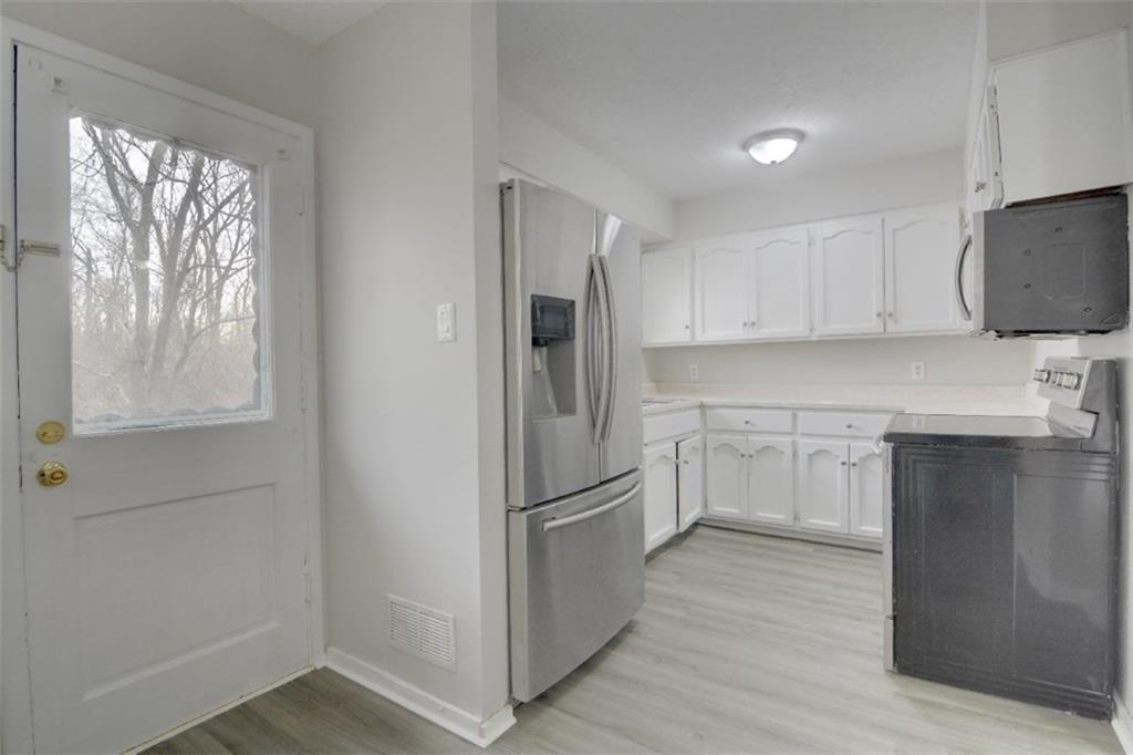 9104 Warwick Road Indianapolis, IN 46240 - Photo 10 of 22