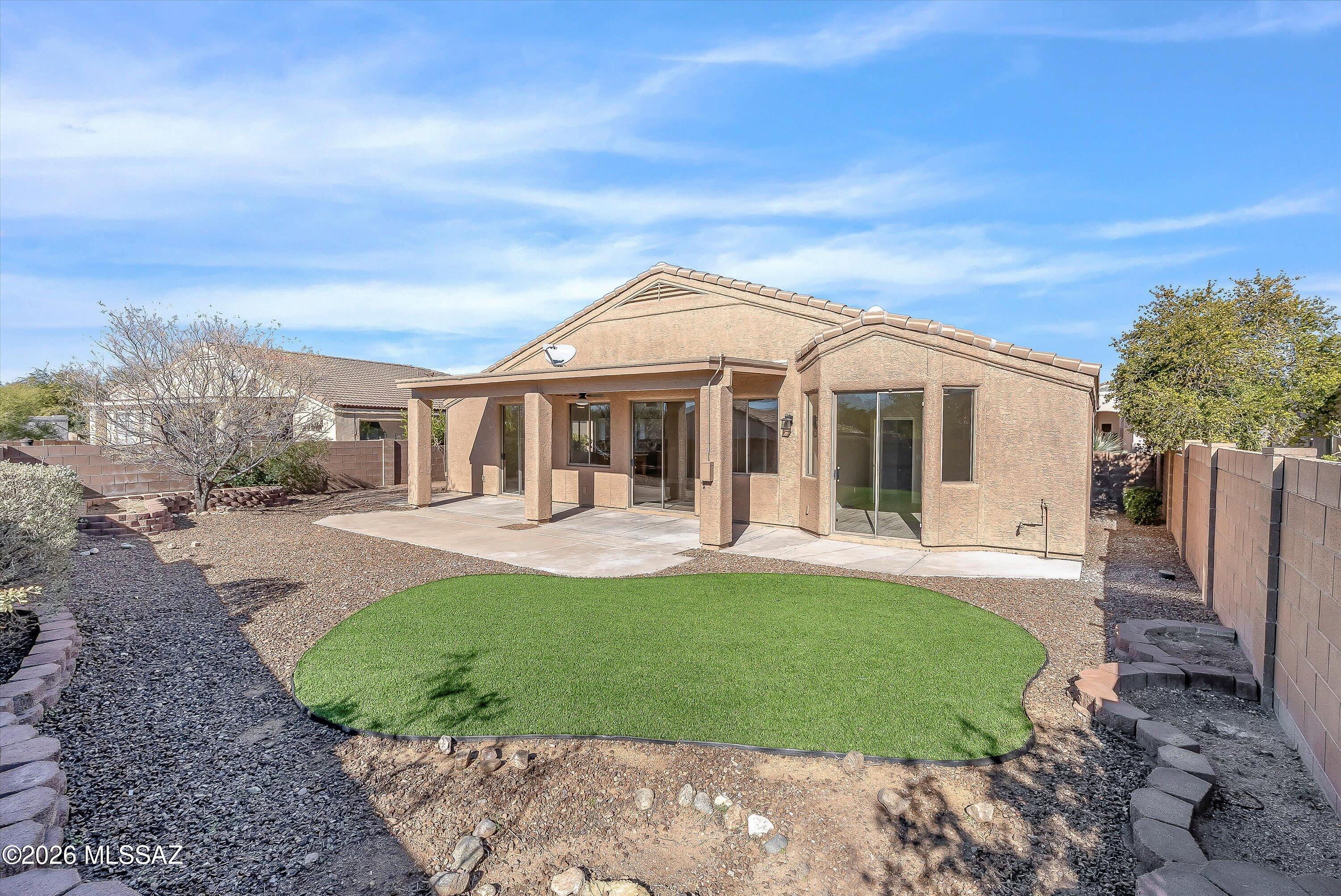 309 West Sugar Loaf Road Tucson, AZ 85737 - Photo 6 of 36