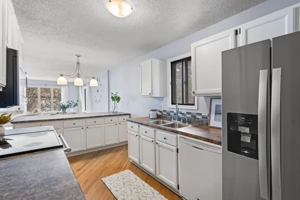 $450,000 | 4626 Lenore Lane, Eagan, MN 55122