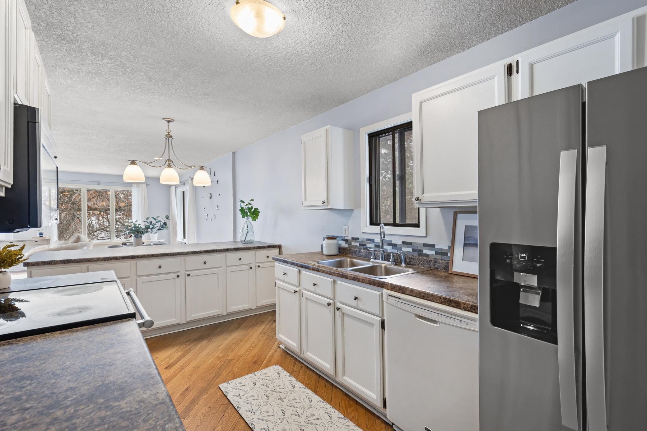 4626 Lenore Lane Eagan, MN 55122 - Photo 11 of 31